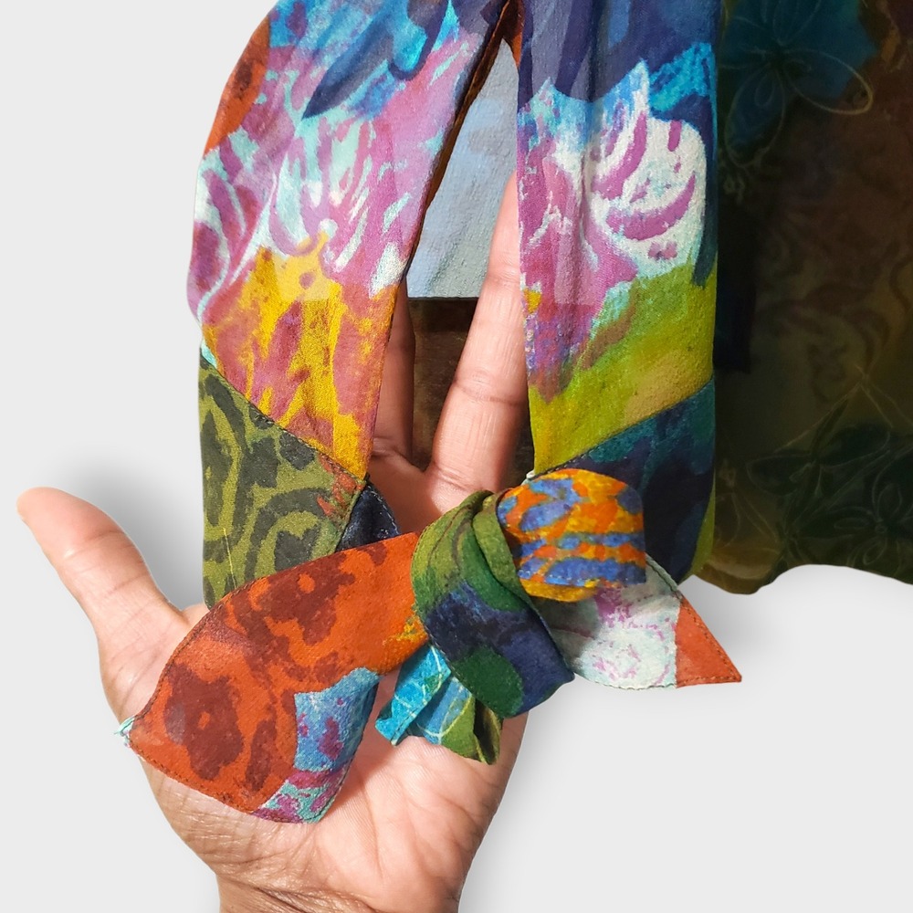 Coldwater Creek 100% Silk Abstract Floral Patchwork Blouse Womens Medium V-Neck - Picture 3 of 12